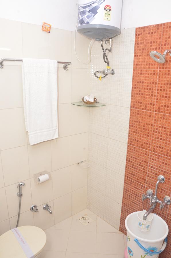 Hotel Royal Classic Bareilly Bagian luar foto