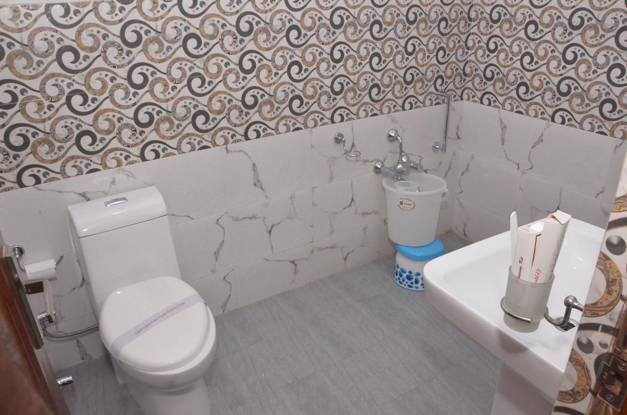 Hotel Royal Classic Bareilly Bagian luar foto