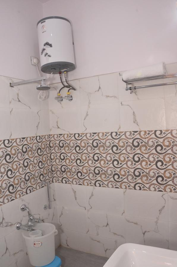 Hotel Royal Classic Bareilly Bagian luar foto