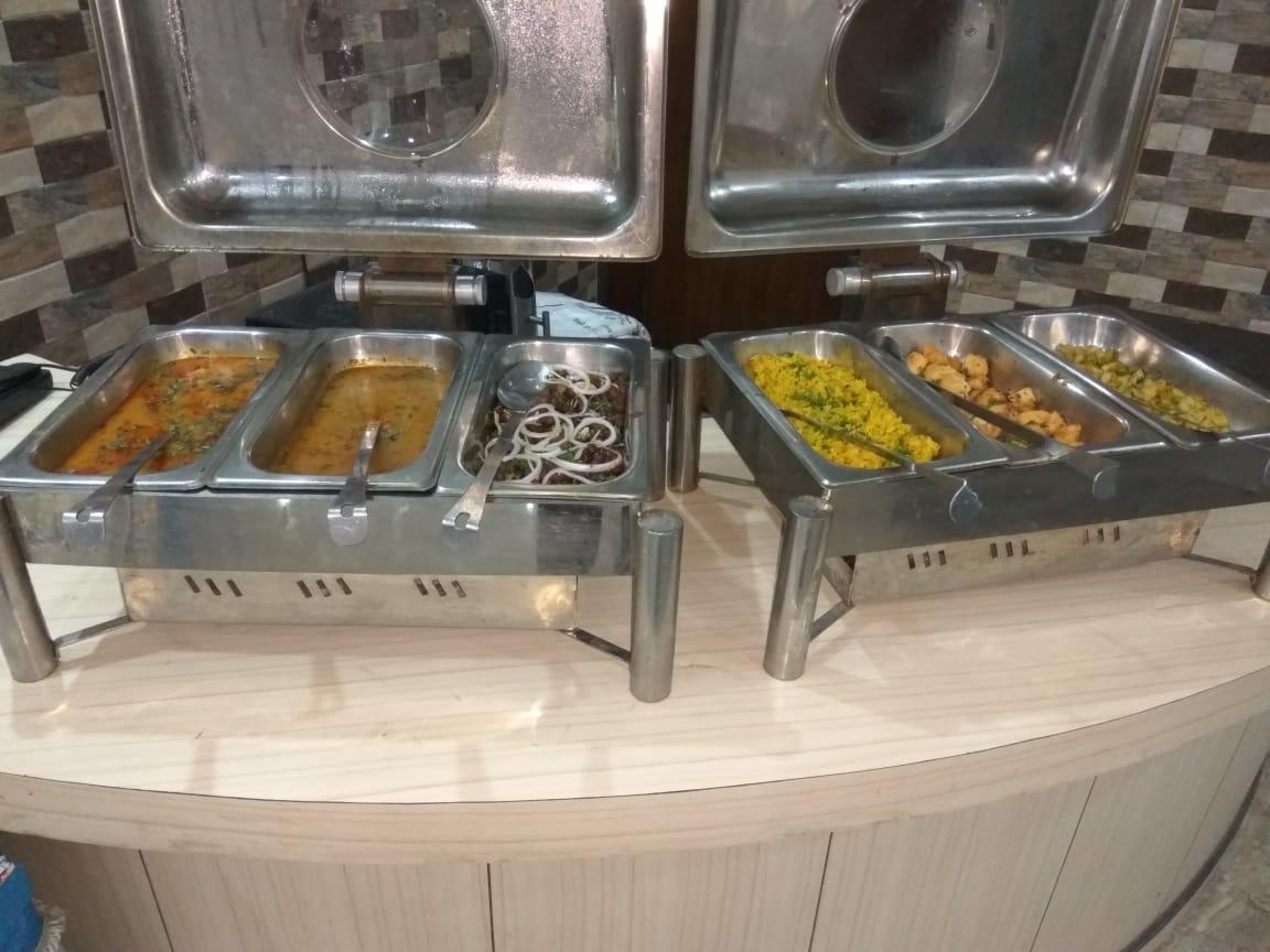 Hotel Royal Classic Bareilly Bagian luar foto