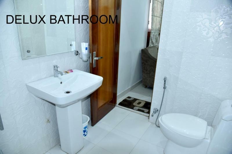 Hotel Royal Classic Bareilly Bagian luar foto