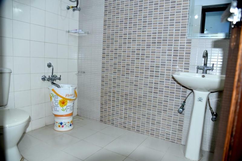 Hotel Royal Classic Bareilly Bagian luar foto