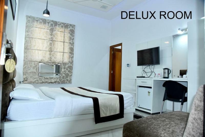 Hotel Royal Classic Bareilly Bagian luar foto